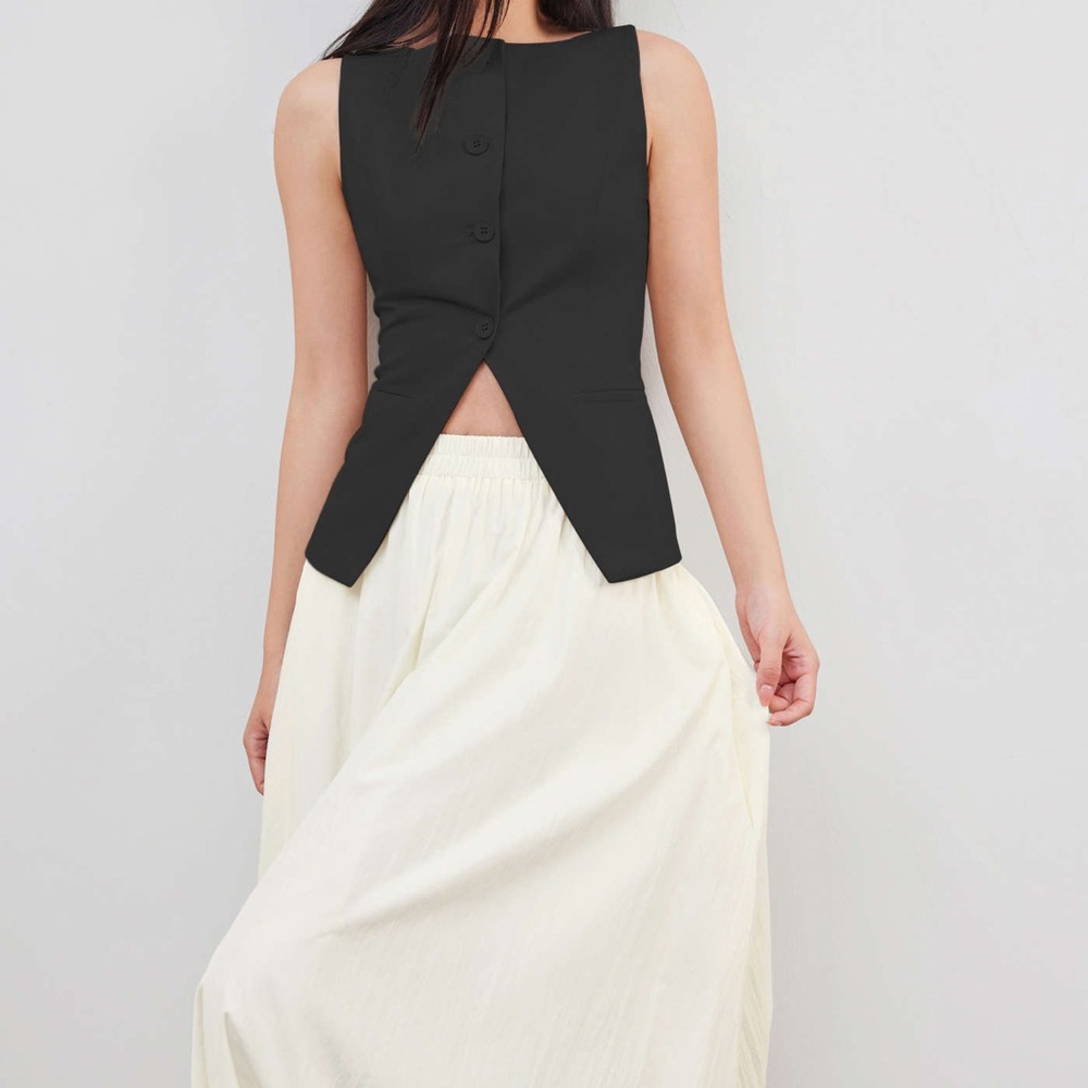Chic black vest - size M